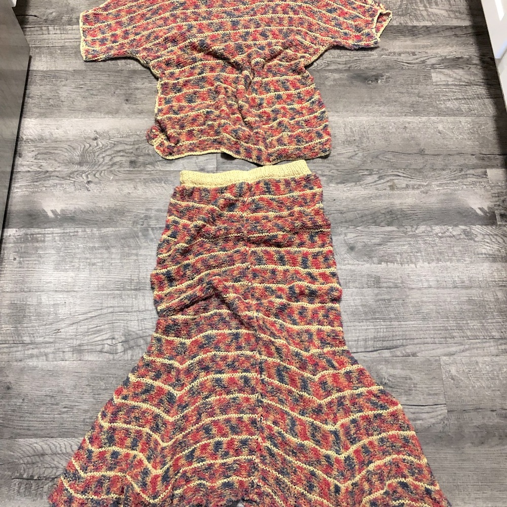 Two piece knitted retro/vintage skirt and top set
